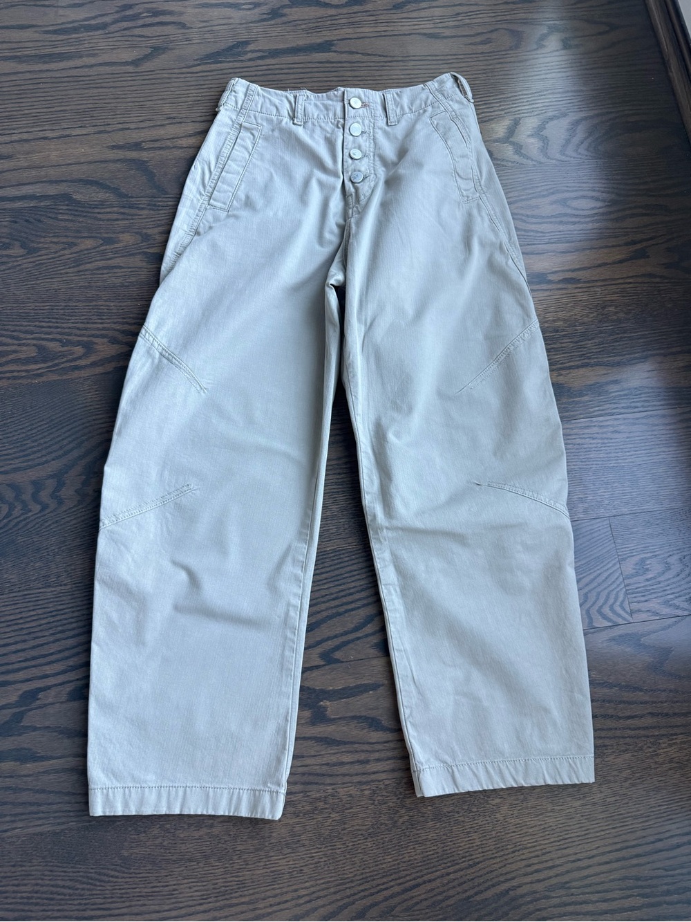 Pilcro barrel style high waist khakis size 26